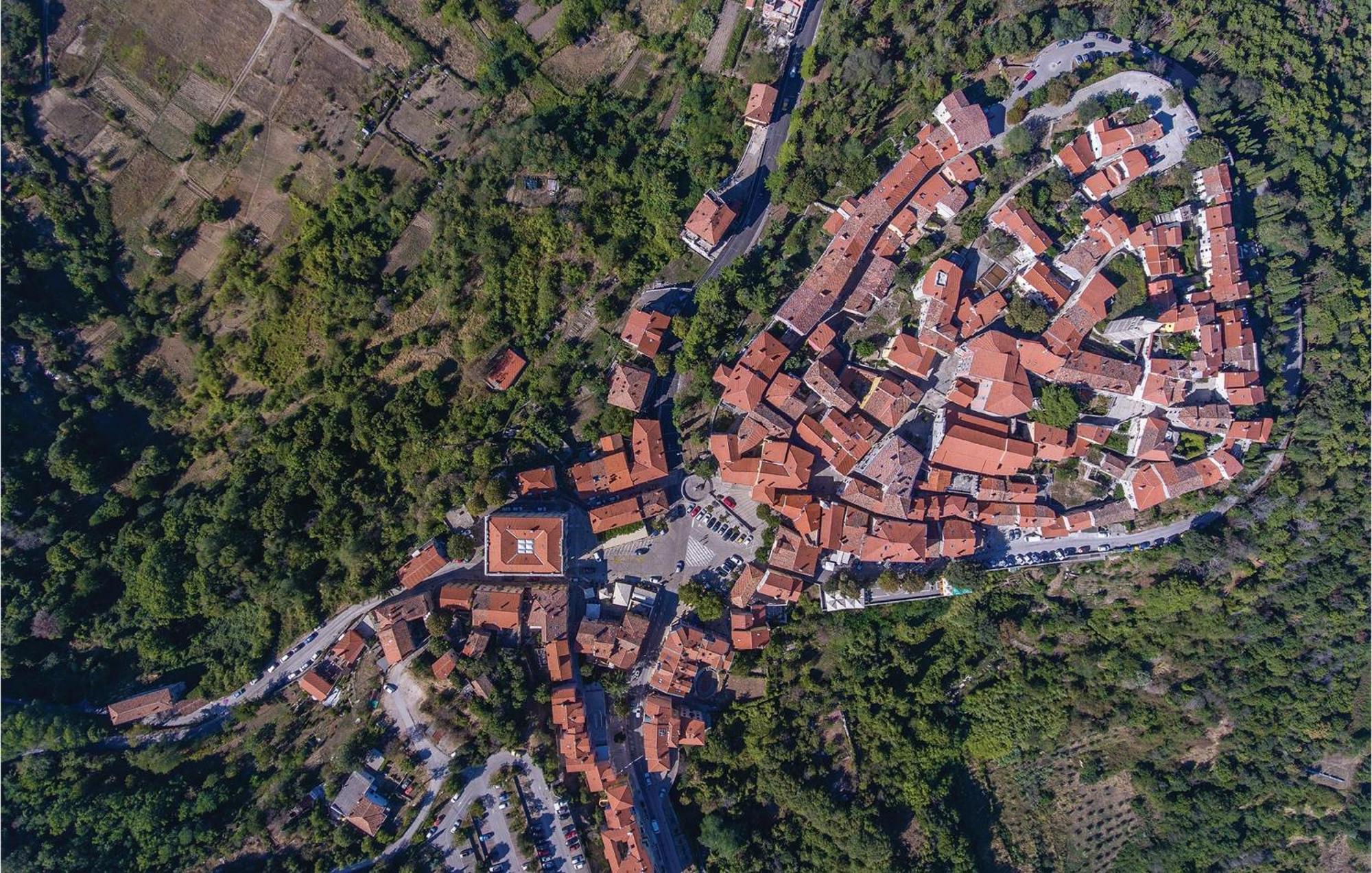 Gorgeous Apartment In Labin With Kitchen Екстериор снимка