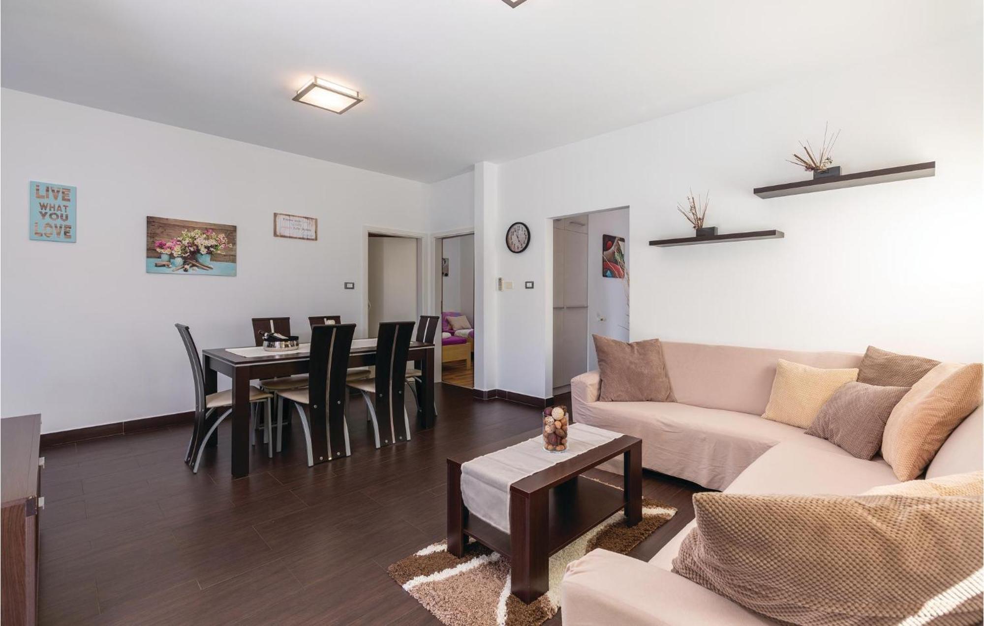 Gorgeous Apartment In Labin With Kitchen Екстериор снимка
